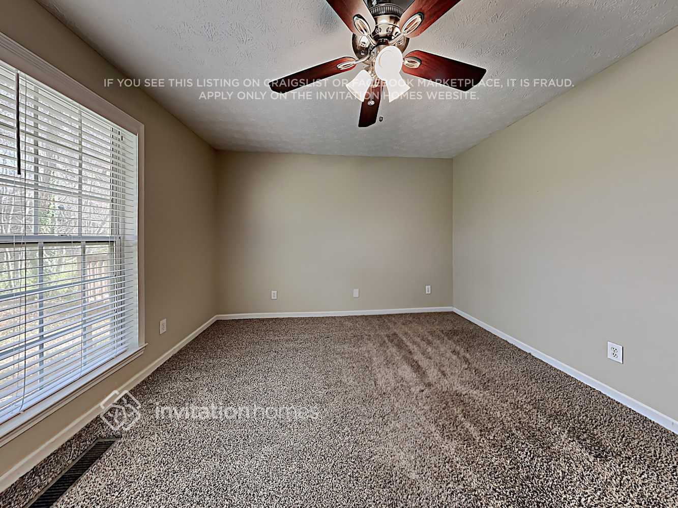 Building Photo - 3933 Edgebrook Dr