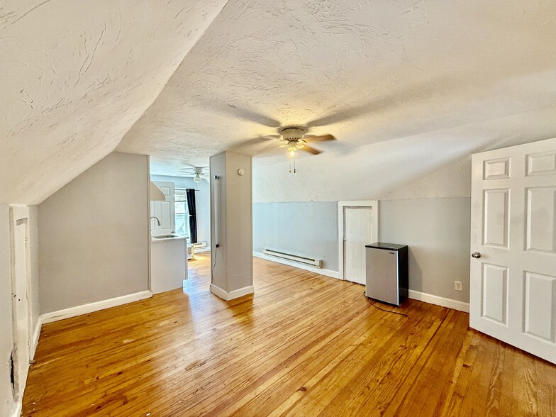 Building Photo - 32 Stedman Ave