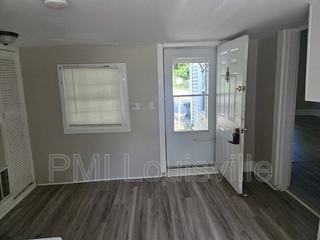 Building Photo - 451 N 25th St