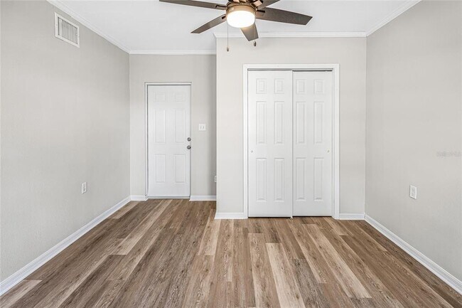 Building Photo - 1607 S Lakeview Ave