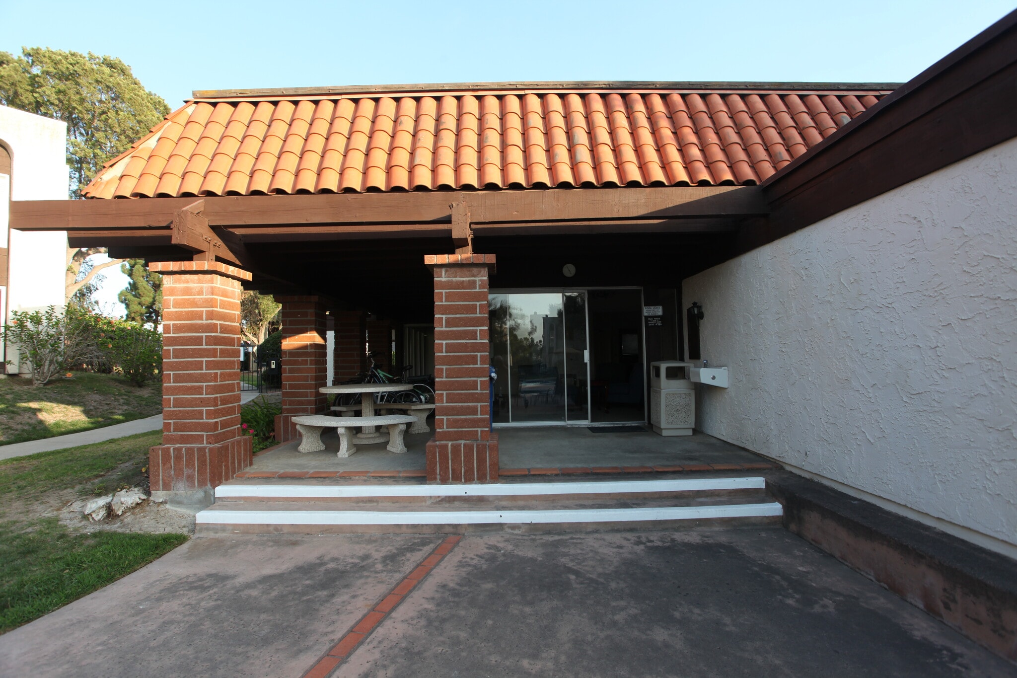 REC. BUILDING - 6878 Navajo Rd