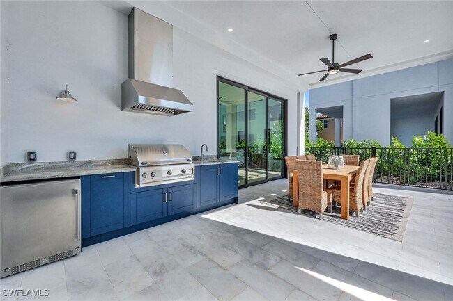 Building Photo - 10720 Vanderbilt Dr