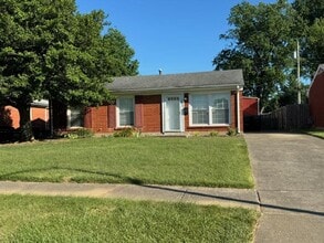 Building Photo - 2511 Meadow Dr