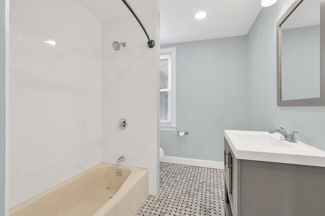 Building Photo - 12-14 Beltran Street Unit 12-2