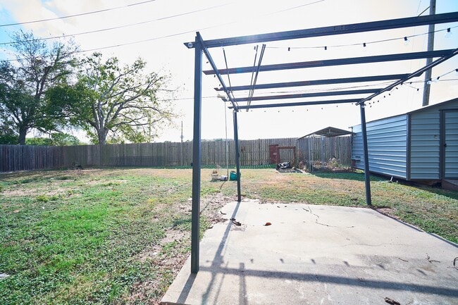 Building Photo - 13407 Nantucket Dr