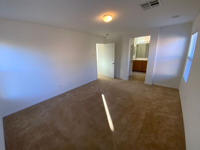 Building Photo - NEW FLOORING!! SW 2 STORY