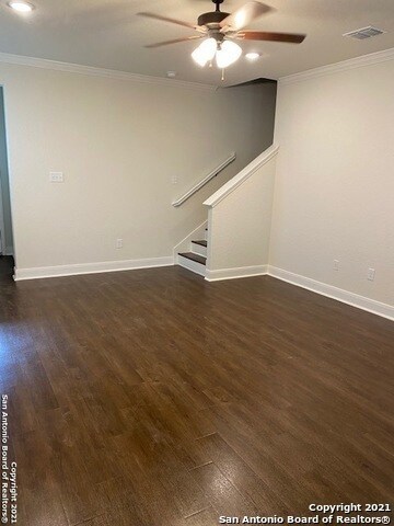 Building Photo - 10329 Lynwood Vlg