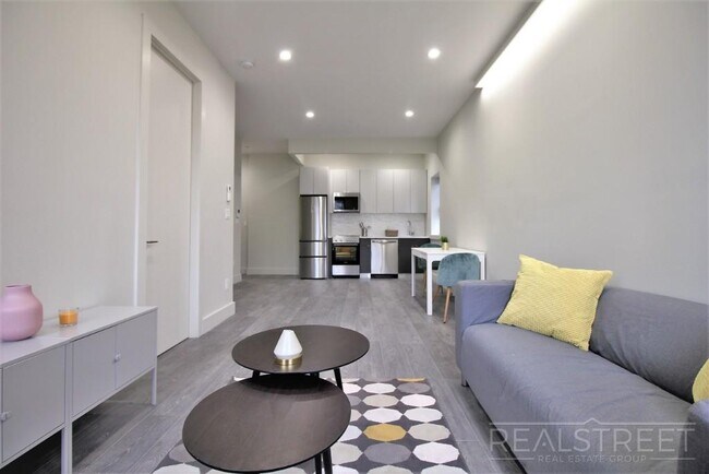 Floorplan - 446 Gates
