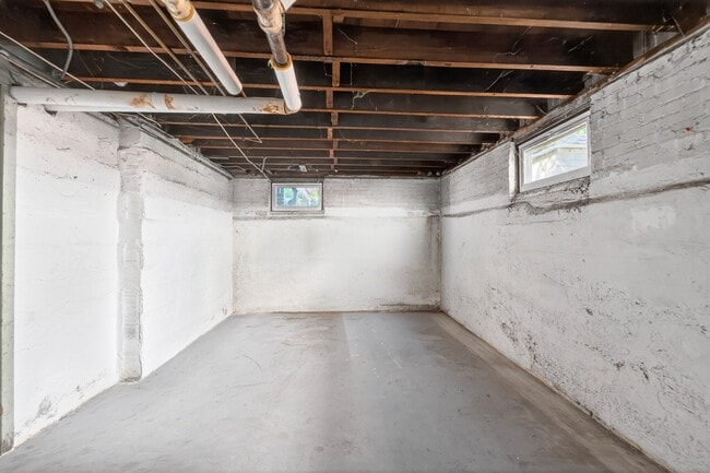 Building Photo - 91 Wabun Ave