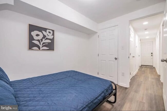 Building Photo - 756 19th St NE