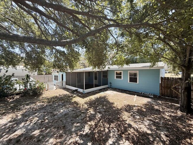 Building Photo - 1238 Bellevue Blvd