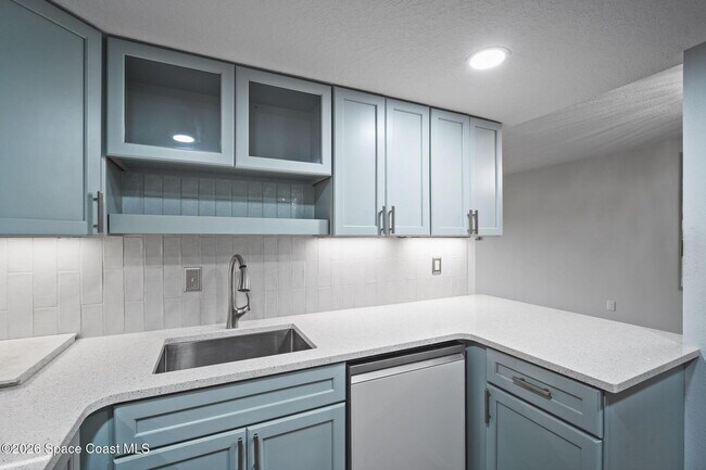 Building Photo - 1600 Woodland Dr