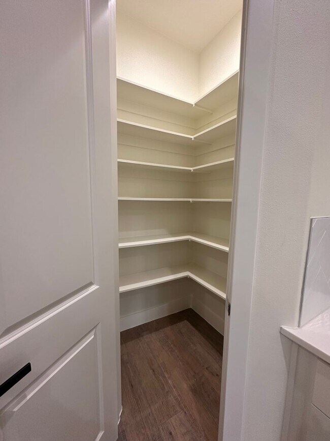 Building Photo - 4/3 Home - Mt. Pleasant Country Club