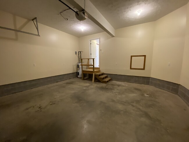 Building Photo - 5355 Midway Dr
