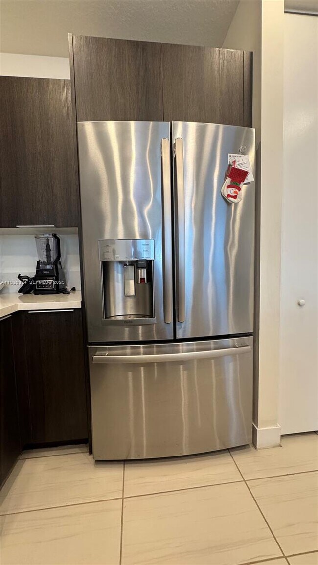 Building Photo - 6416 NW 102nd Ct