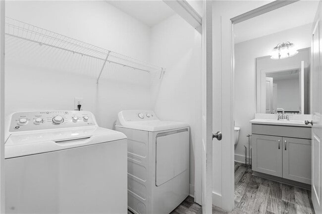 Building Photo - 6413 Shalks Xing Dr