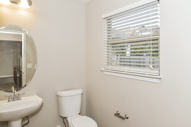 Building Photo - 1913 Warmingfield Dr