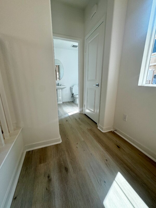 Building Photo - 16185 Lozano St