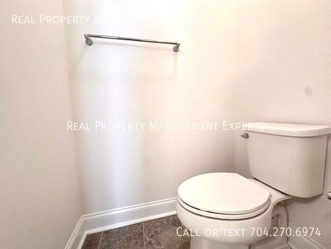 Building Photo - 5027 Layman Dr