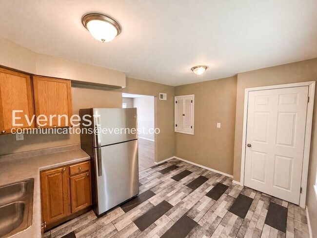 Building Photo - 4001 Cranberry Ln