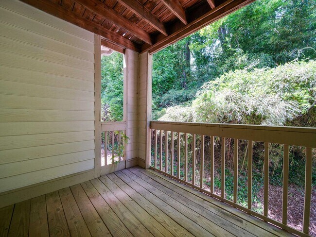 Building Photo - 1052 Churchill Downs Ct