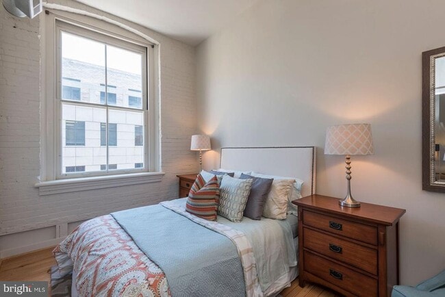 Building Photo - 1200 Walnut St