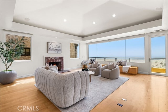 Building Photo - 1554 E Oceanfront