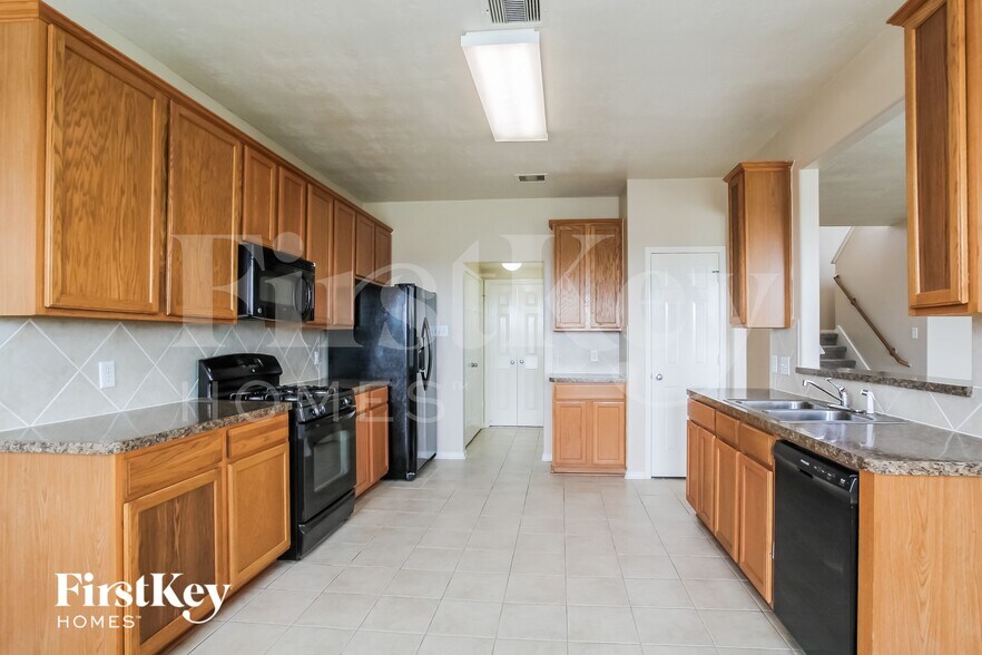 Building Photo - 4722 Shale Dr