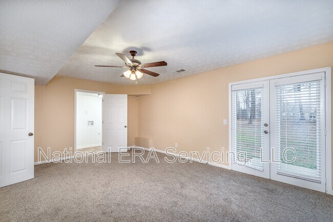 Building Photo - 70 Burdell Dr