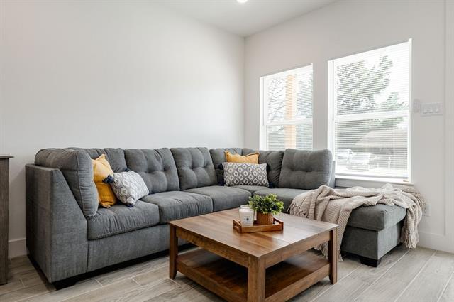 Building Photo - 709 Fuller St