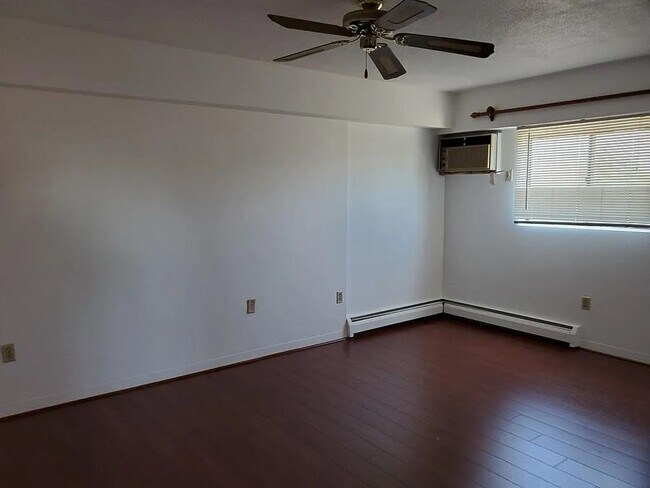 Building Photo - 585 Revere Beach Pky