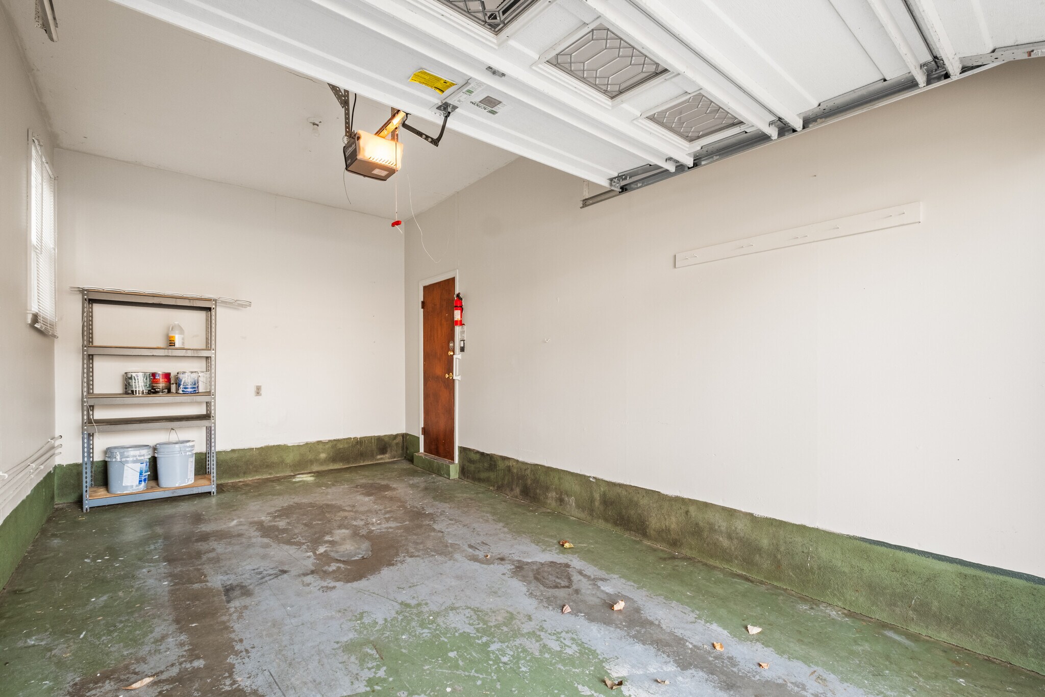 Building Photo - 318 Castleview Dr