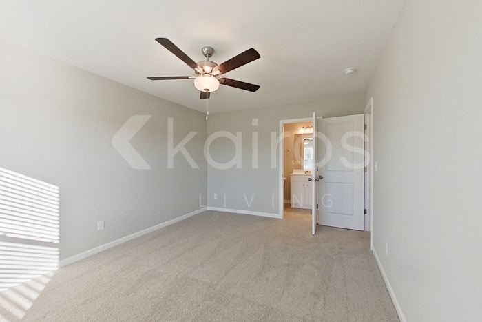 Building Photo - 888 Silent Barge Cv