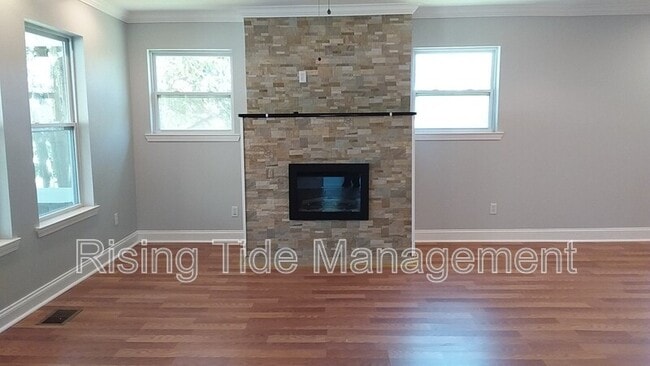 Building Photo - 5129 Highland Ave