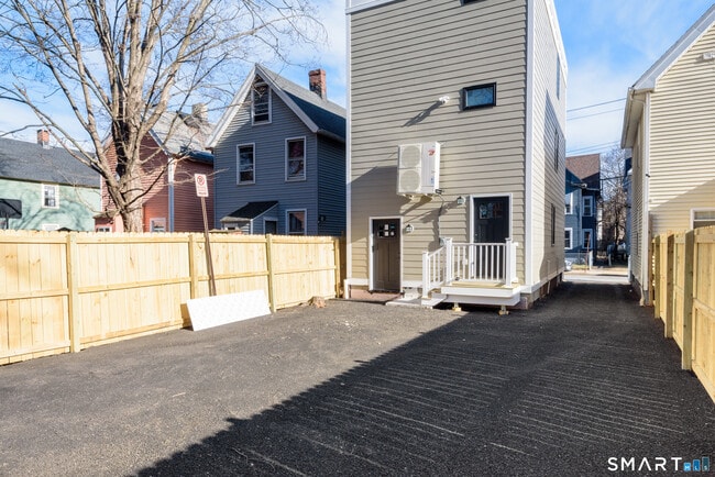 Building Photo - 28 Townsend St