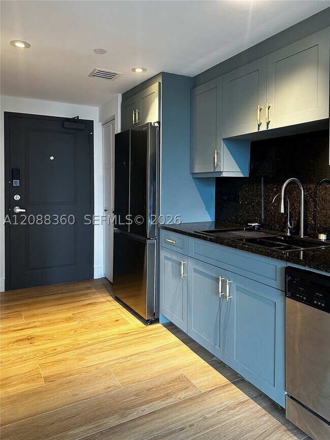 Building Photo - 111 E Flagler St