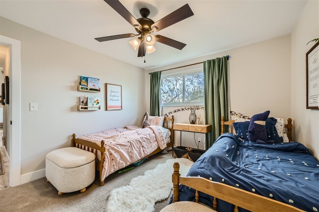 Building Photo - 2070 Ridge Dr