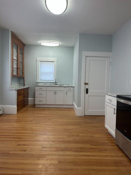 Building Photo - 168 Waterman Ave