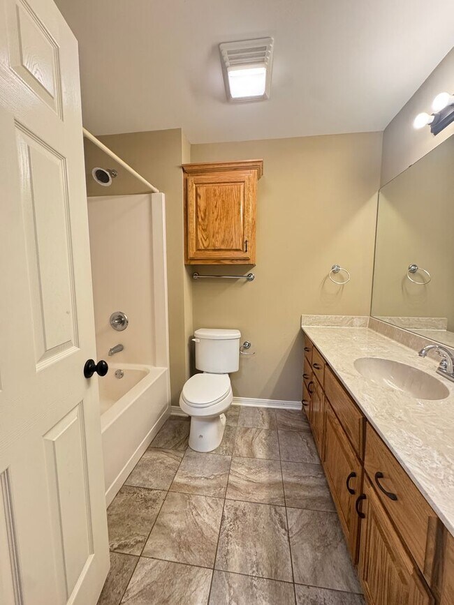 Building Photo - 3 Bed 2 Bath Townhouse in Ruston!