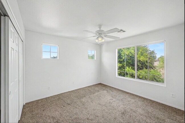 Building Photo - 542 E Bartlett Way