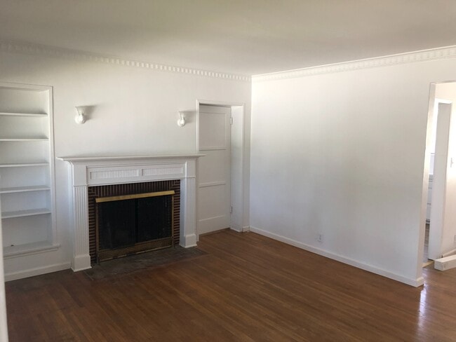 Building Photo - Single Family Home Available for Rent