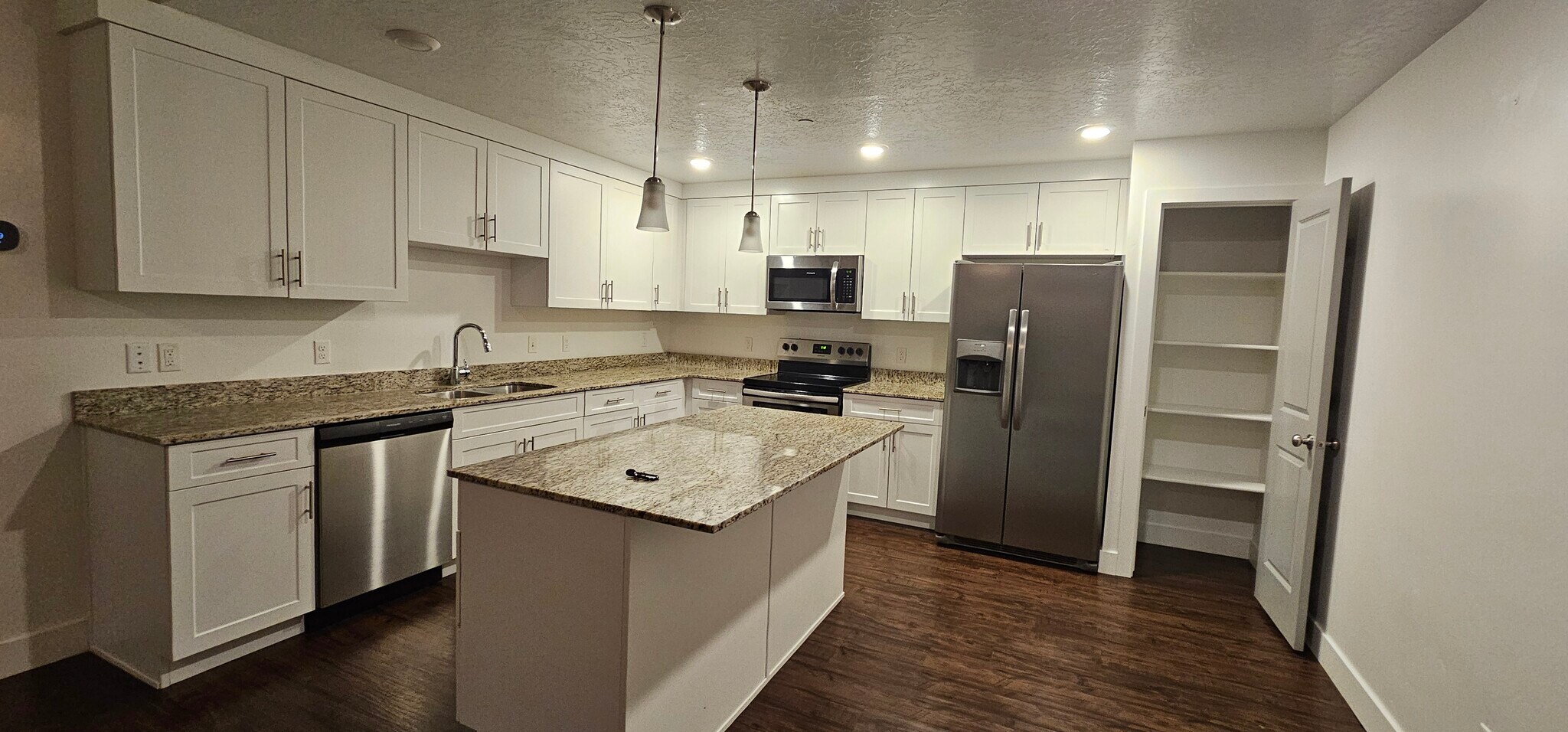 Building Photo - 875 S Depot St