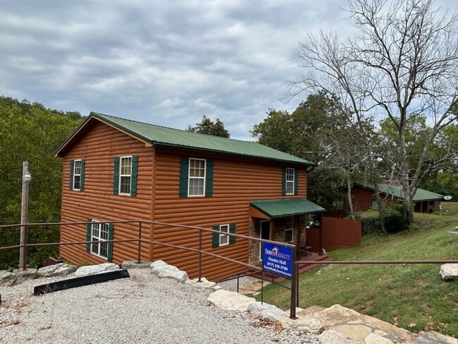 Primary Photo - 721 Shore Rd
