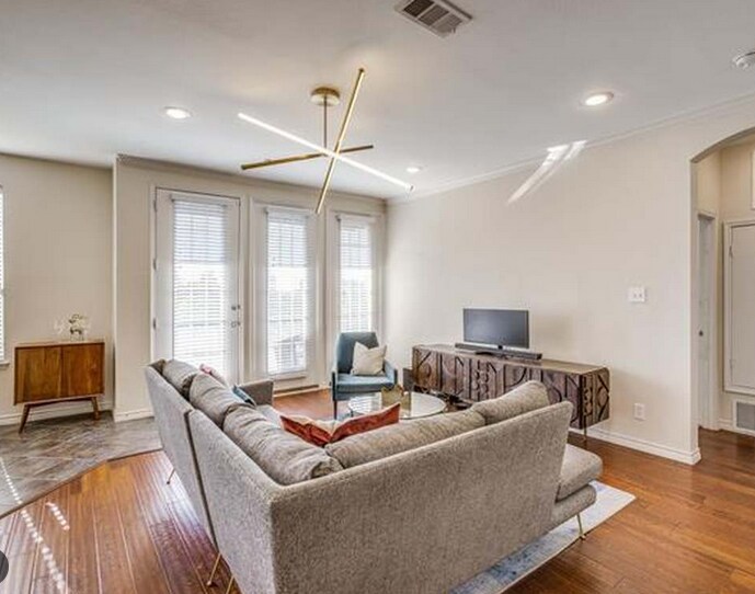 Building Photo - 950 Henderson St