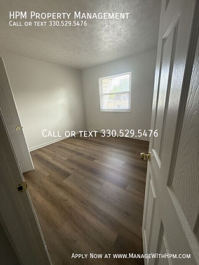 Building Photo - 143 W Overdale Dr