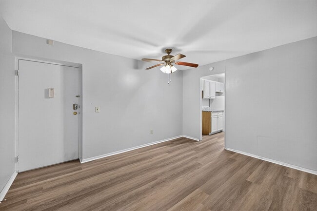 Building Photo - 2971 Deckebach Ave