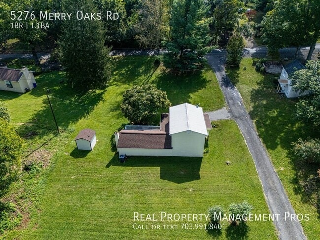 Building Photo - 5276 Merry Oaks Rd