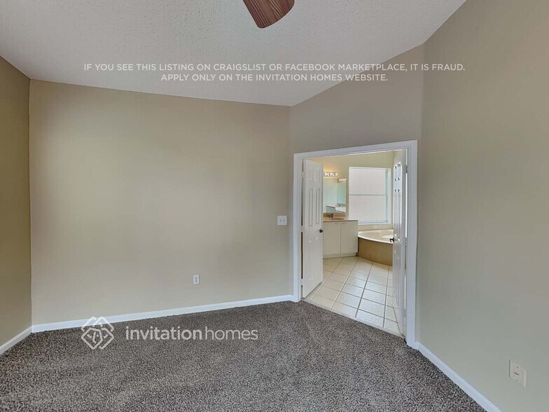 Building Photo - 6119 Oak Bluff Way