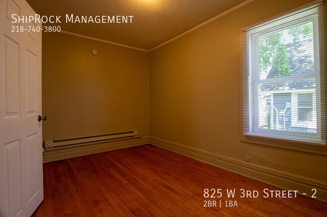 Building Photo - 825 W 3rd St
