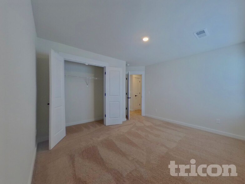 Building Photo - 1217 Crested Iris St